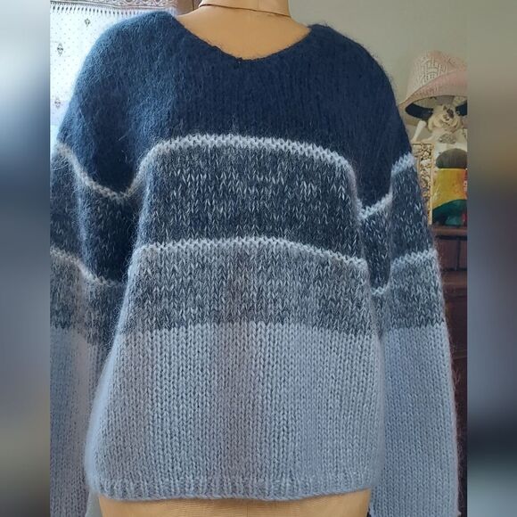 Beautiful Knit Sweater Handmade Knit NORDSTROM Size see measurements - Picture 3 of 13